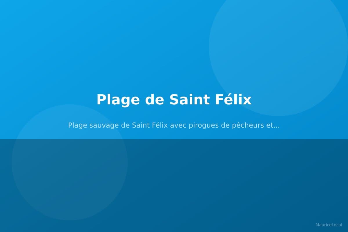 Plage sauvage de Saint Félix avec pirogues de pêcheurs et falaises